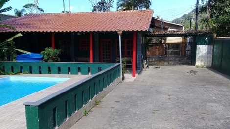 Casa rústica con piscinas en condominio cerrado en la playa de Lagoinha