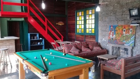 Casa rústica con piscinas en condominio cerrado en la playa de Lagoinha