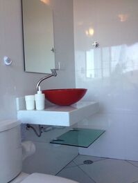 CASA COM VISTA PANORÂMICA EM CONDOMÍNIO FECHADO-SEG. 24 HRS.2 SUÍTES