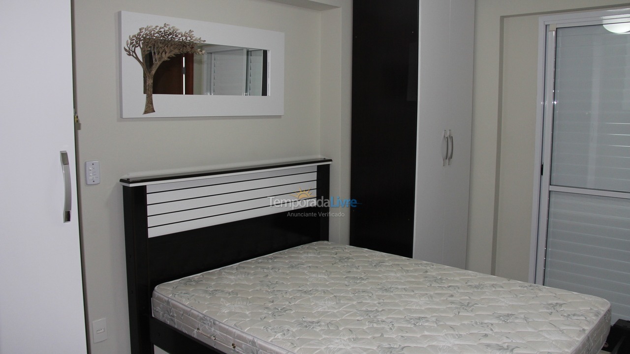 Apartamento para aluguel de temporada em Praia Grande (Guilhermina)