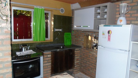 Complete apartments for 2 to 4 people, seasonal rental - 30 meters from 4 Ilhas beach