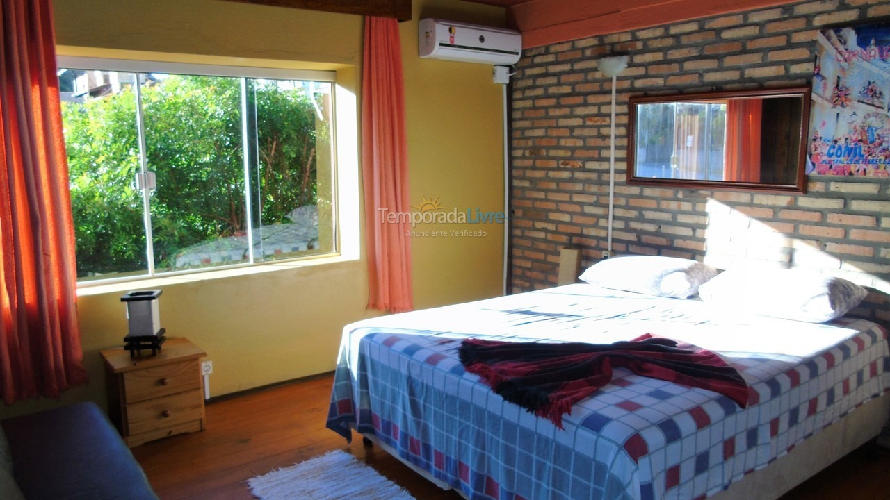 Apartment for vacation rental in Bombinhas (Praia de Quatro Ilhas)