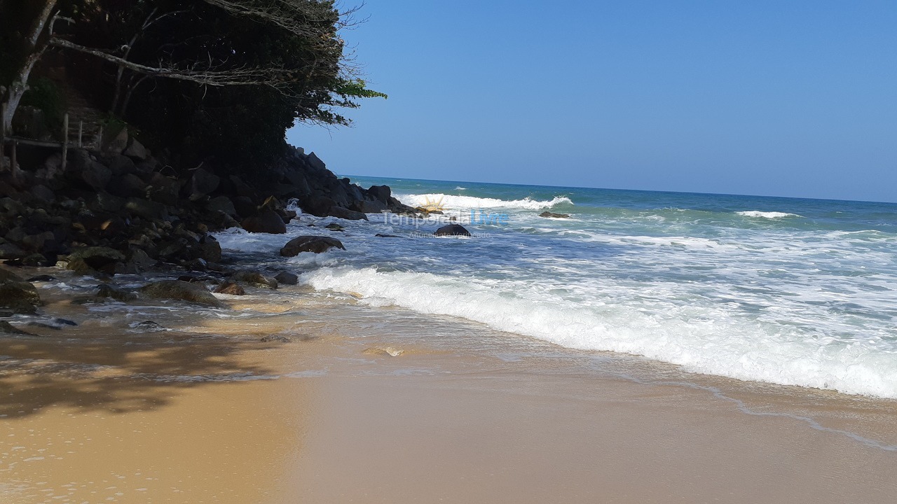 Casa para alquiler de vacaciones em Ubatuba (Praia das Toninhas)