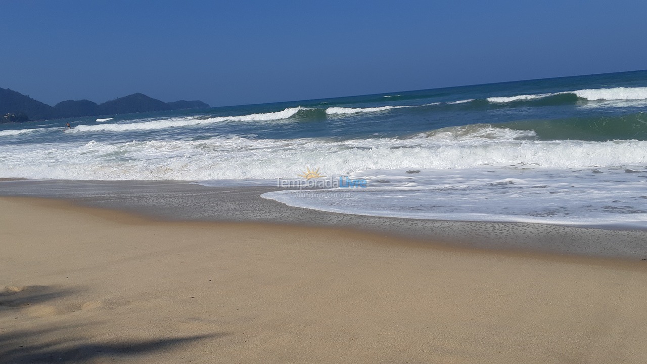 Casa para alquiler de vacaciones em Ubatuba (Praia das Toninhas)