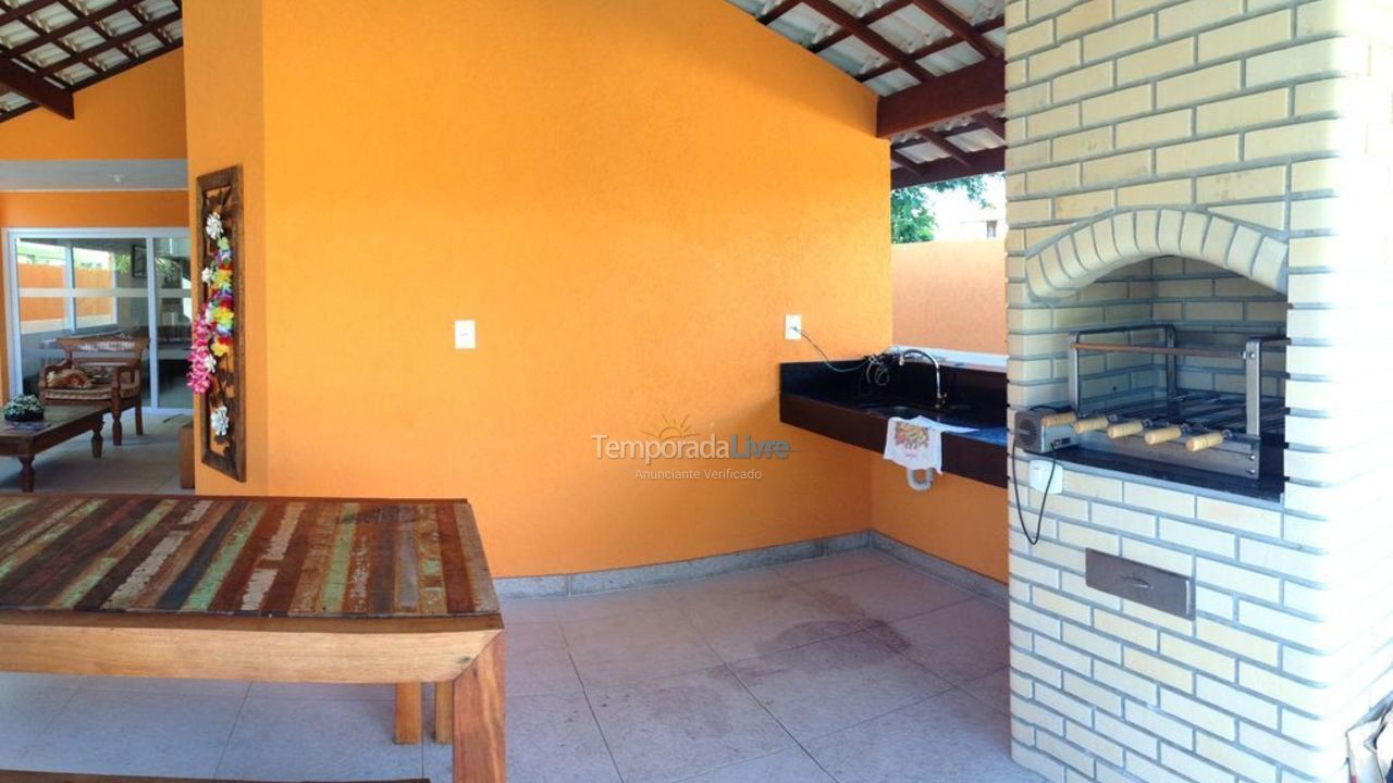 Casa para aluguel de temporada em Camaçari (Praia de Guarajuba)