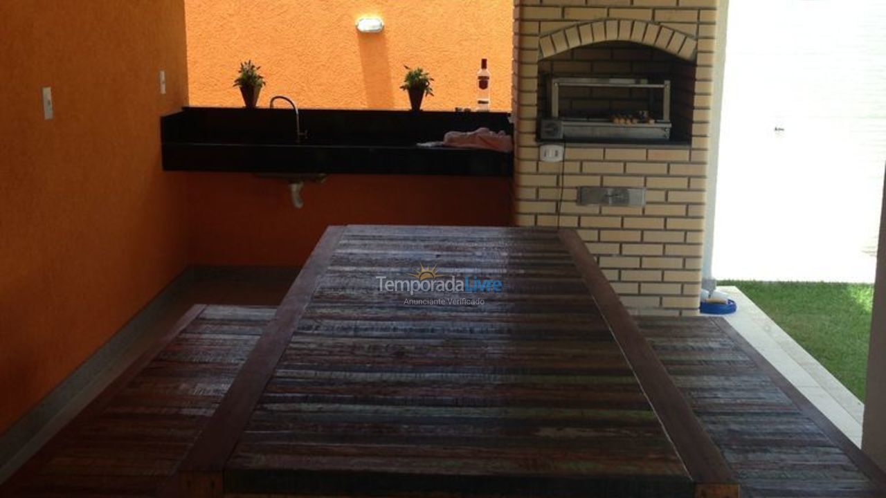 Casa para aluguel de temporada em Camaçari (Praia de Guarajuba)