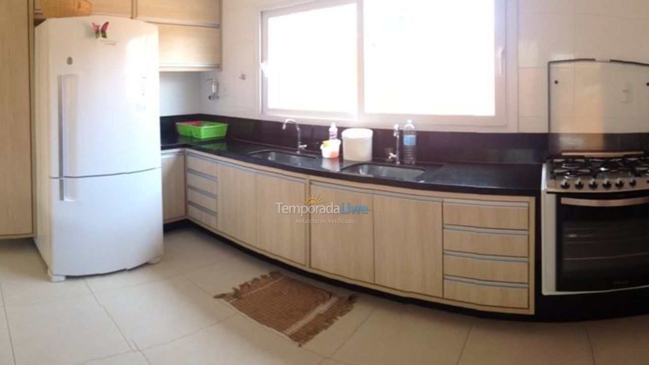 Casa para aluguel de temporada em Camaçari (Praia de Guarajuba)