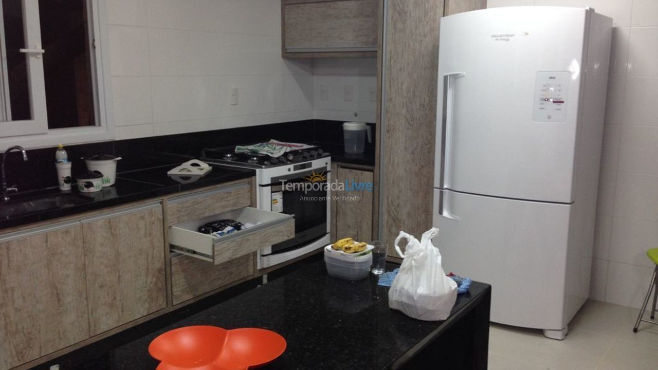 Casa para aluguel de temporada em Camaçari (Praia de Guarajuba)