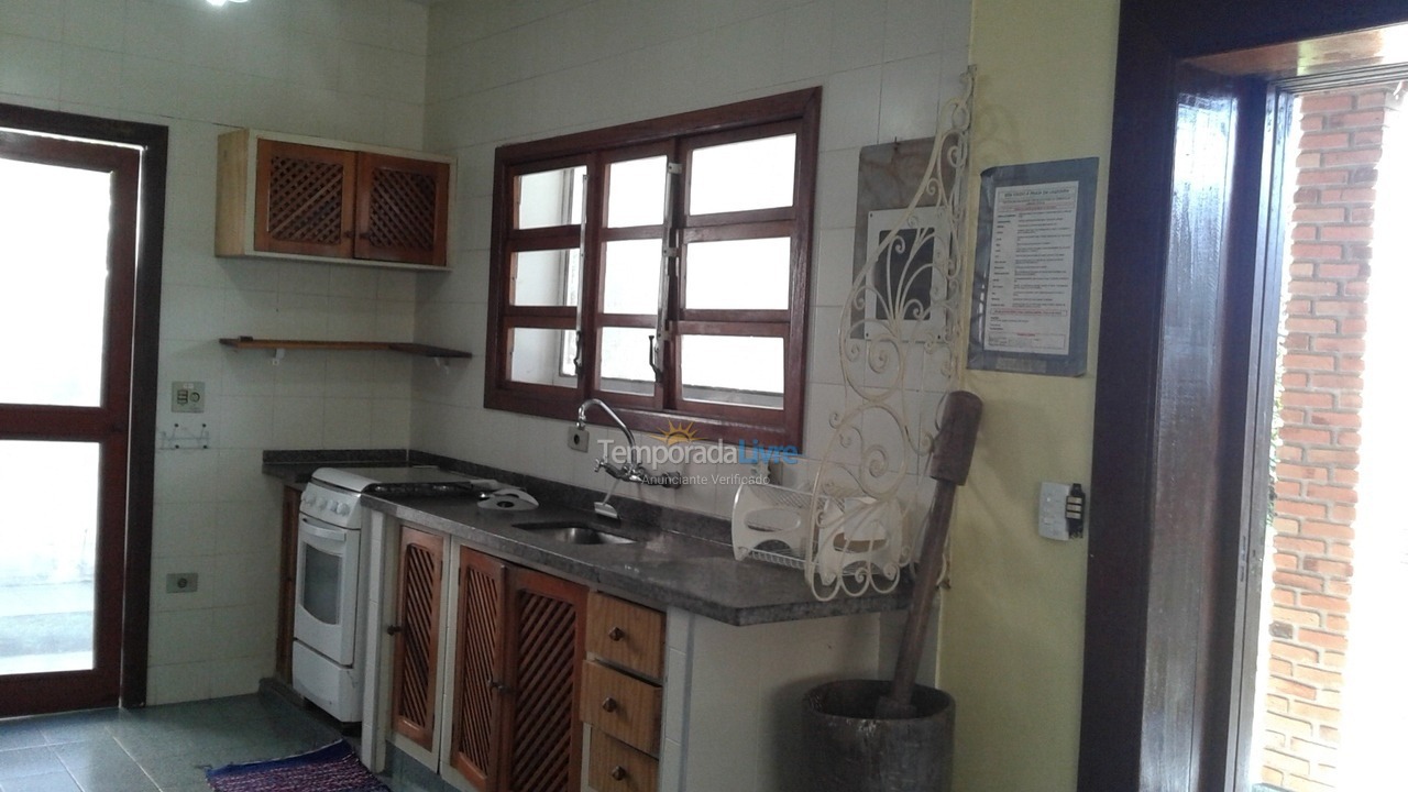 Casa para aluguel de temporada em Ubatuba (Lagoinha)