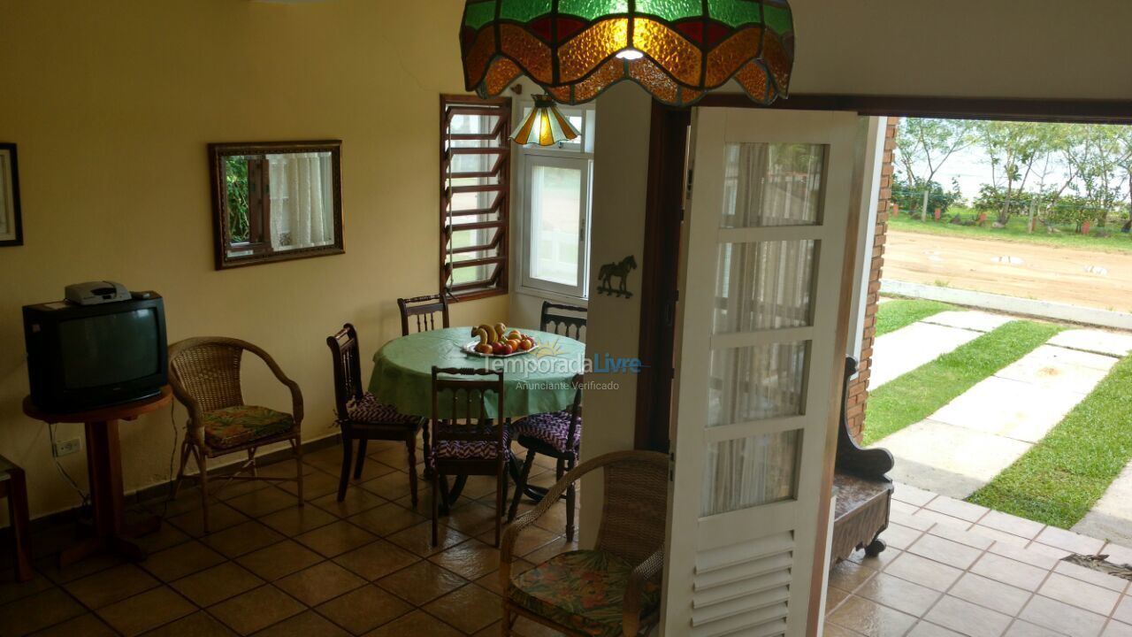 Casa para aluguel de temporada em Ubatuba (Lagoinha)