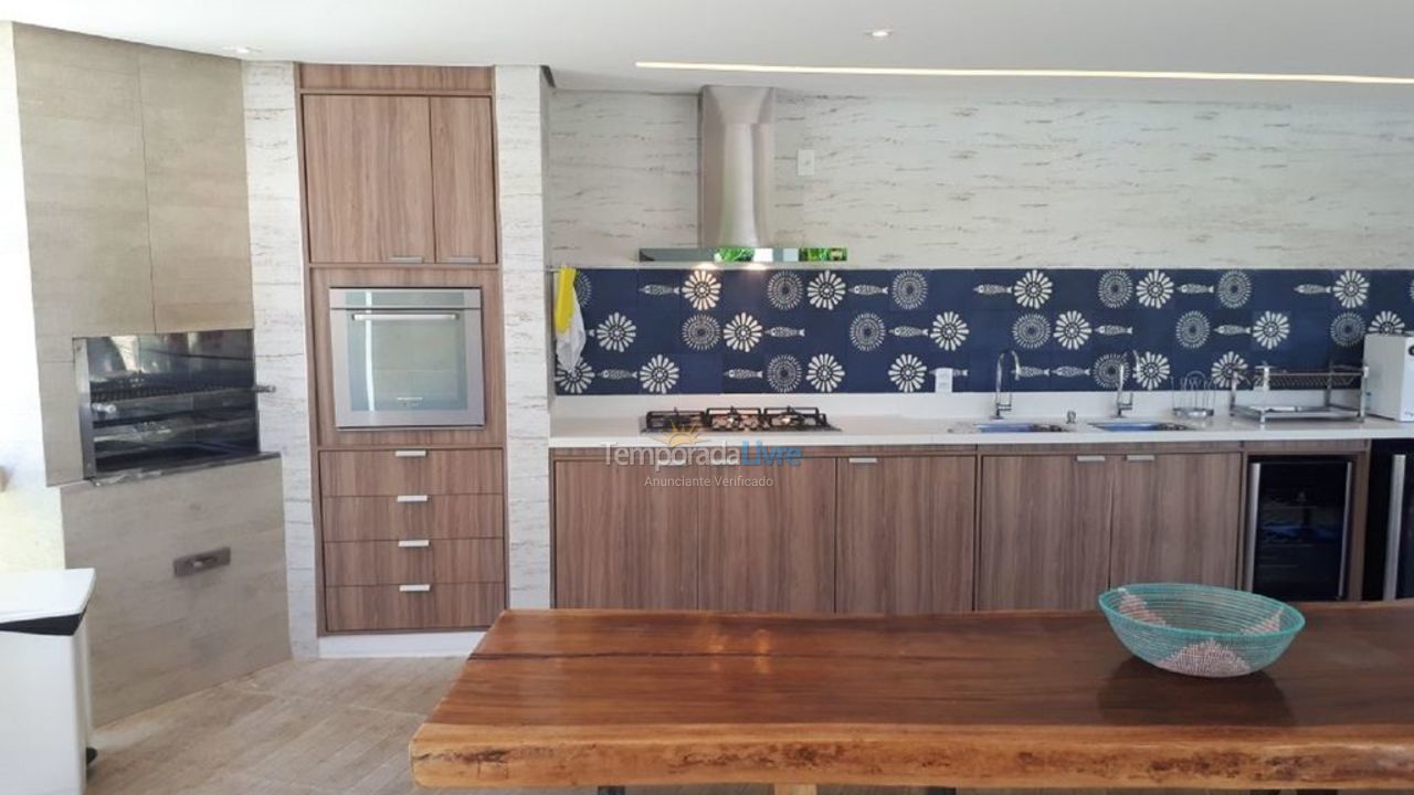 Casa para aluguel de temporada em Camaçari (Praia de Guarajuba)