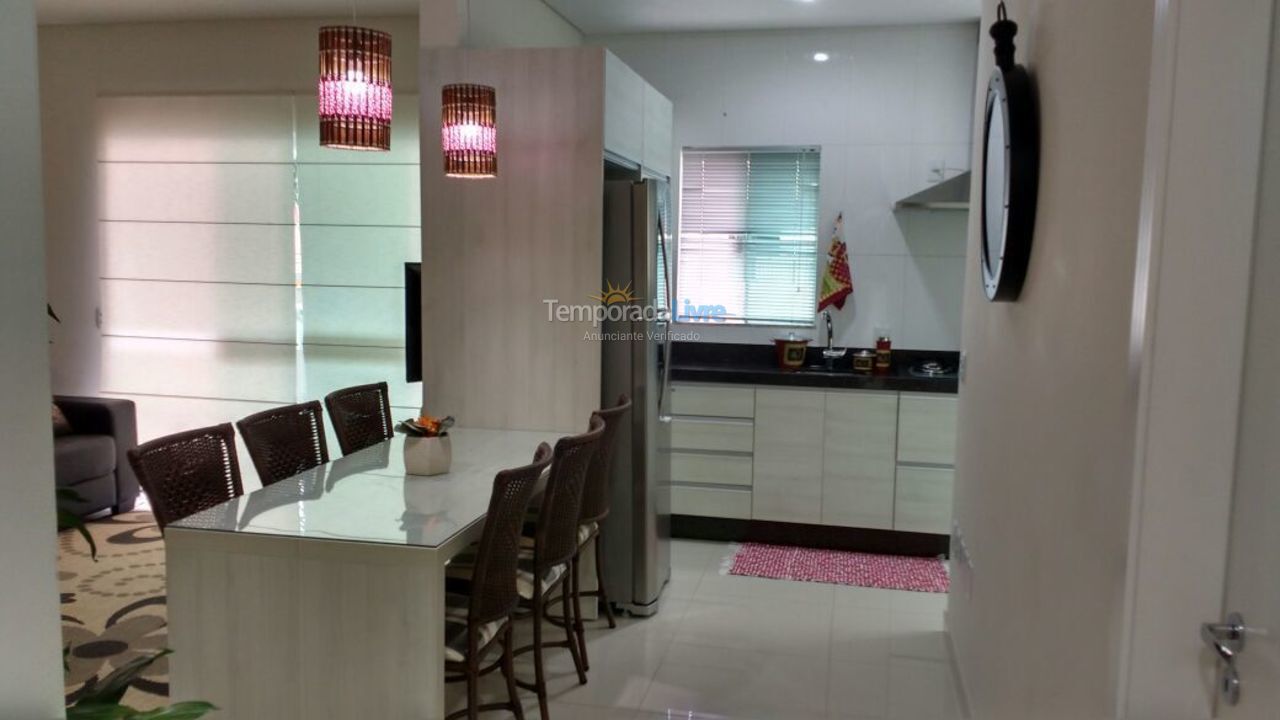 Apartment for vacation rental in Bombinhas (Praia de Bombinhas)