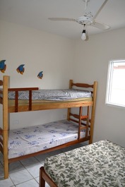 Quarto 1 (1 cama de casal e 1 beliche)