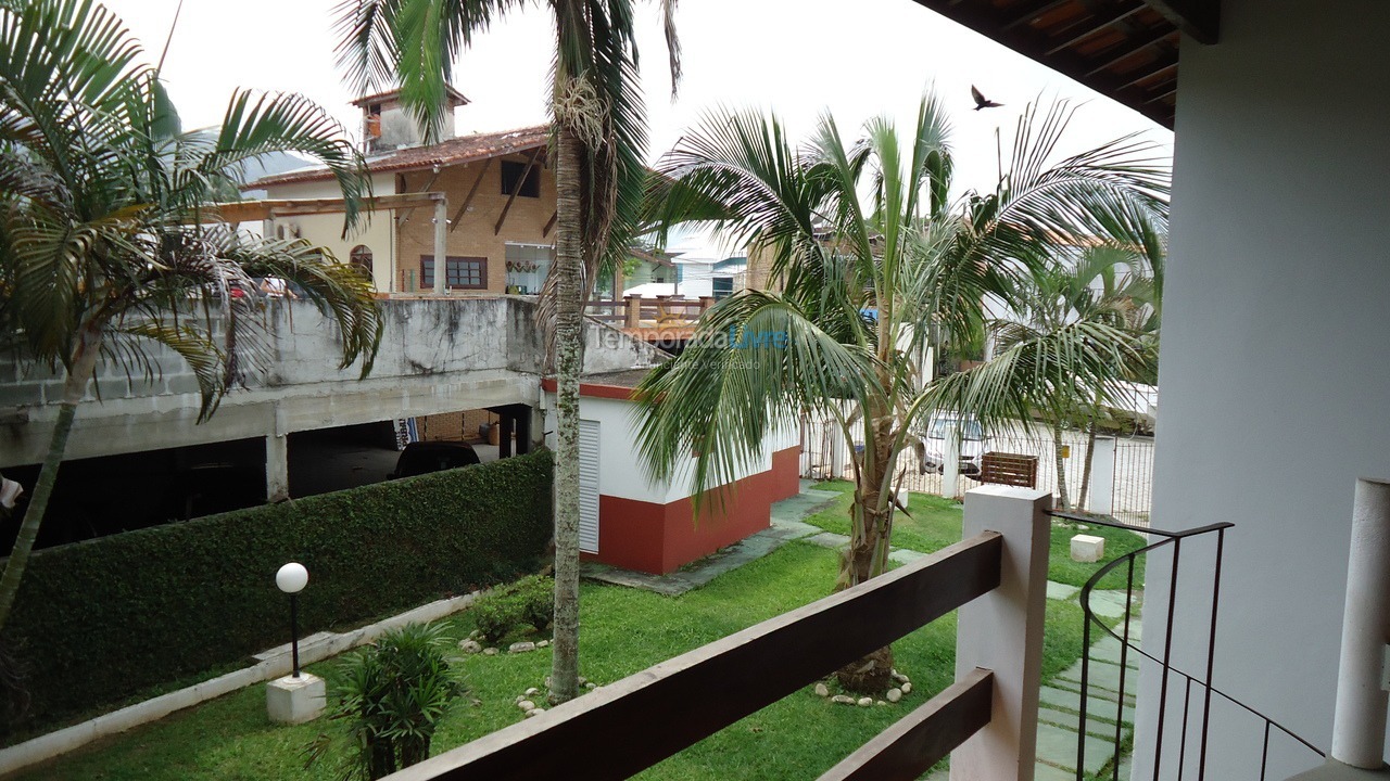 Apartamento para aluguel de temporada em Ubatuba (Praia das Toninhas)