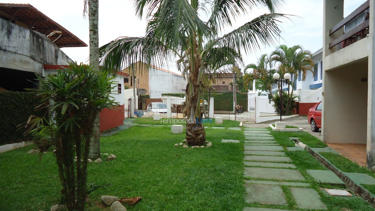 Apartamento para aluguel de temporada em Ubatuba (Praia das Toninhas)