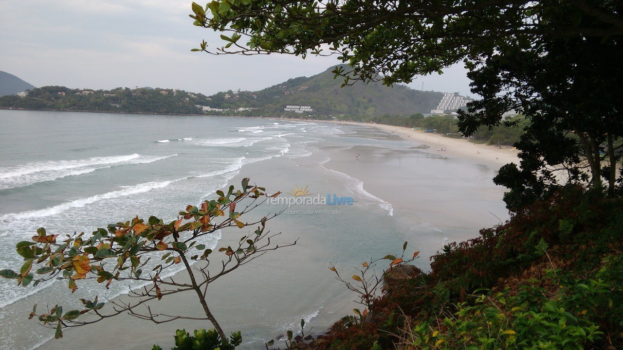 Apartamento para aluguel de temporada em Ubatuba (Praia das Toninhas)