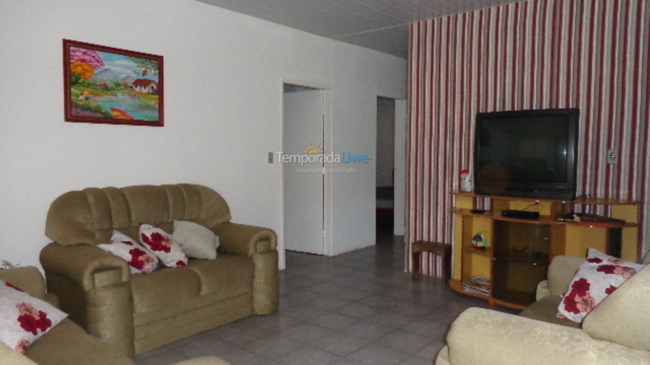 Casa para aluguel de temporada em São Francisco do Sul (Enseada)