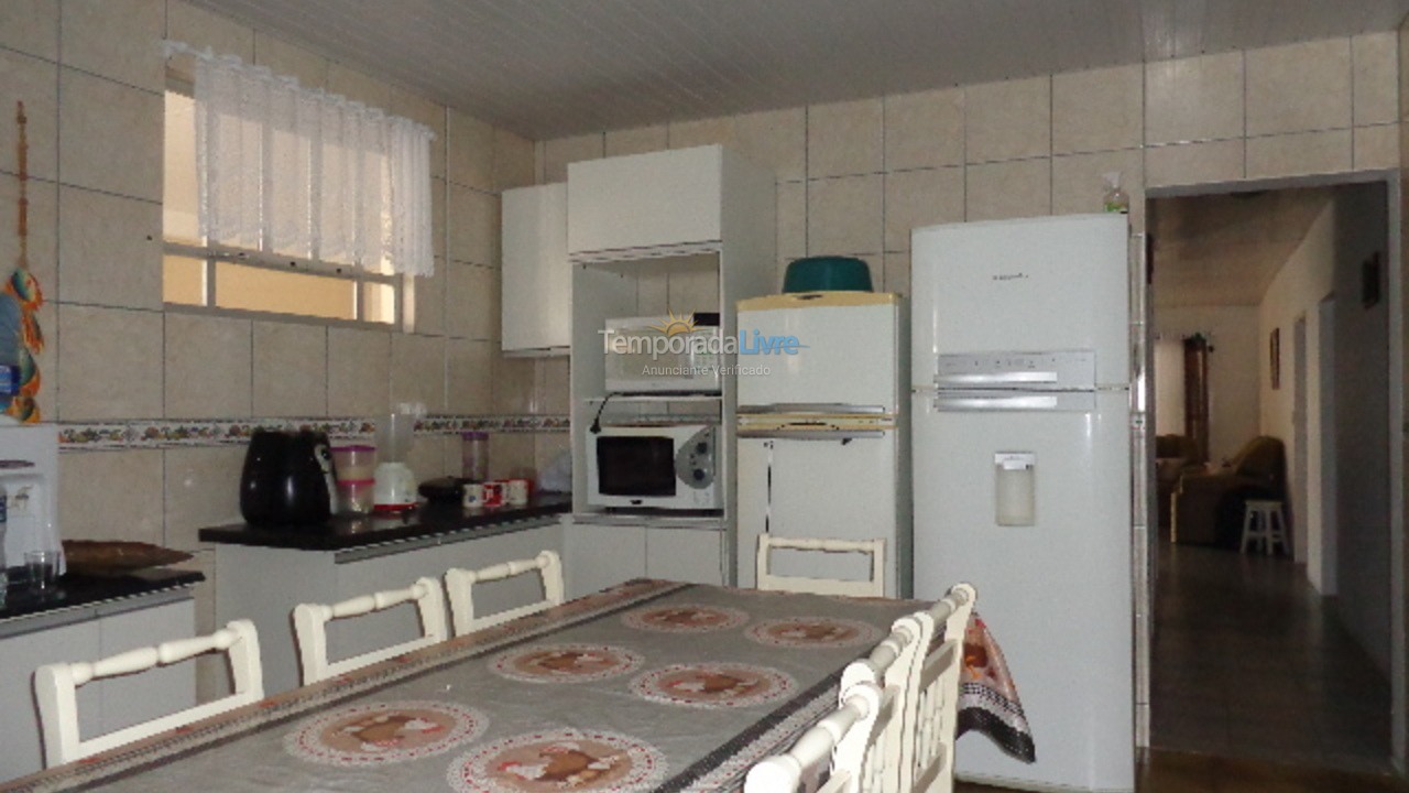 Casa para aluguel de temporada em São Francisco do Sul (Enseada)