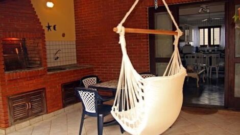 Aconchegante sobrado em Cond. fechado na Praia de Juquehy à 30m do mar