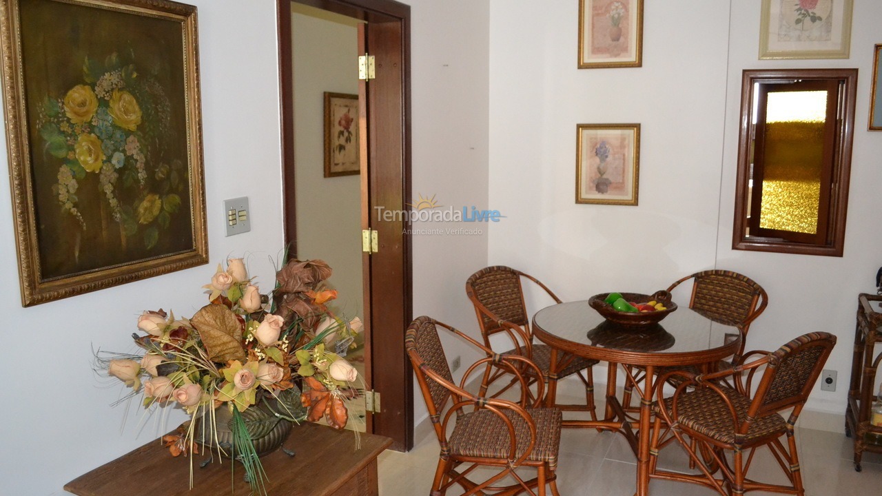 Apartamento para aluguel de temporada em Guarujá (Pitangueiras)