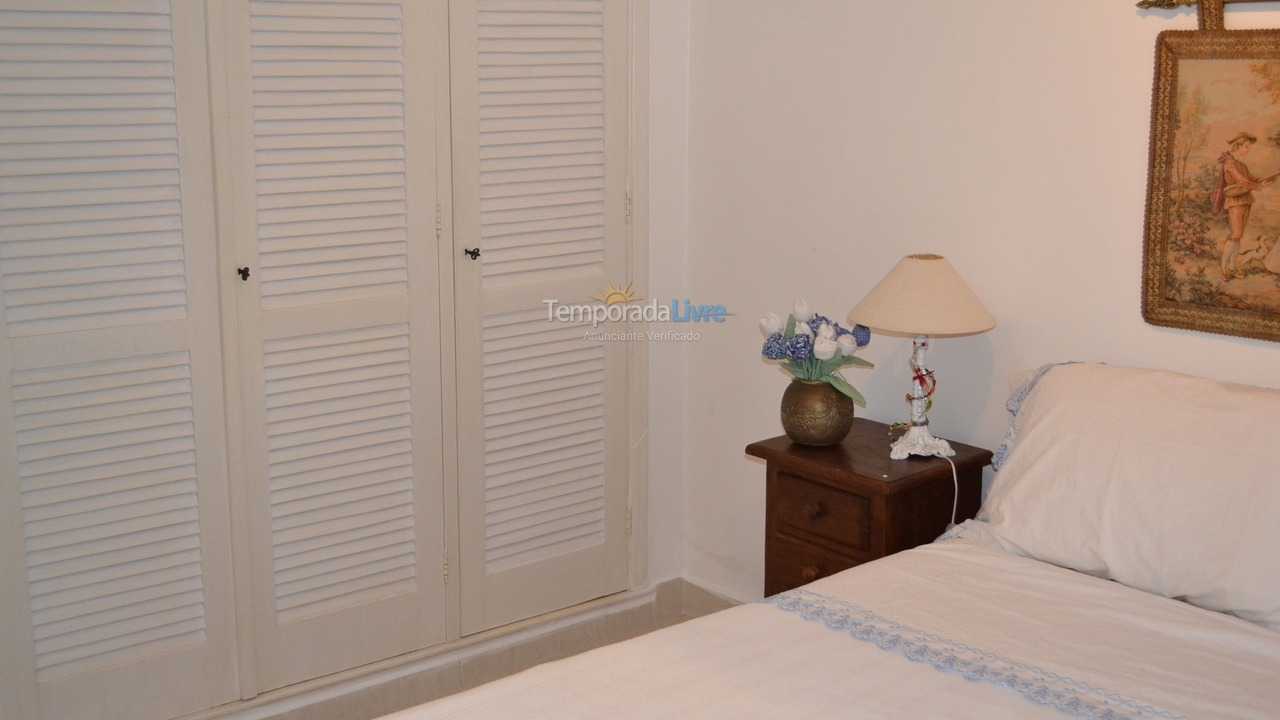 Apartamento para aluguel de temporada em Guarujá (Pitangueiras)