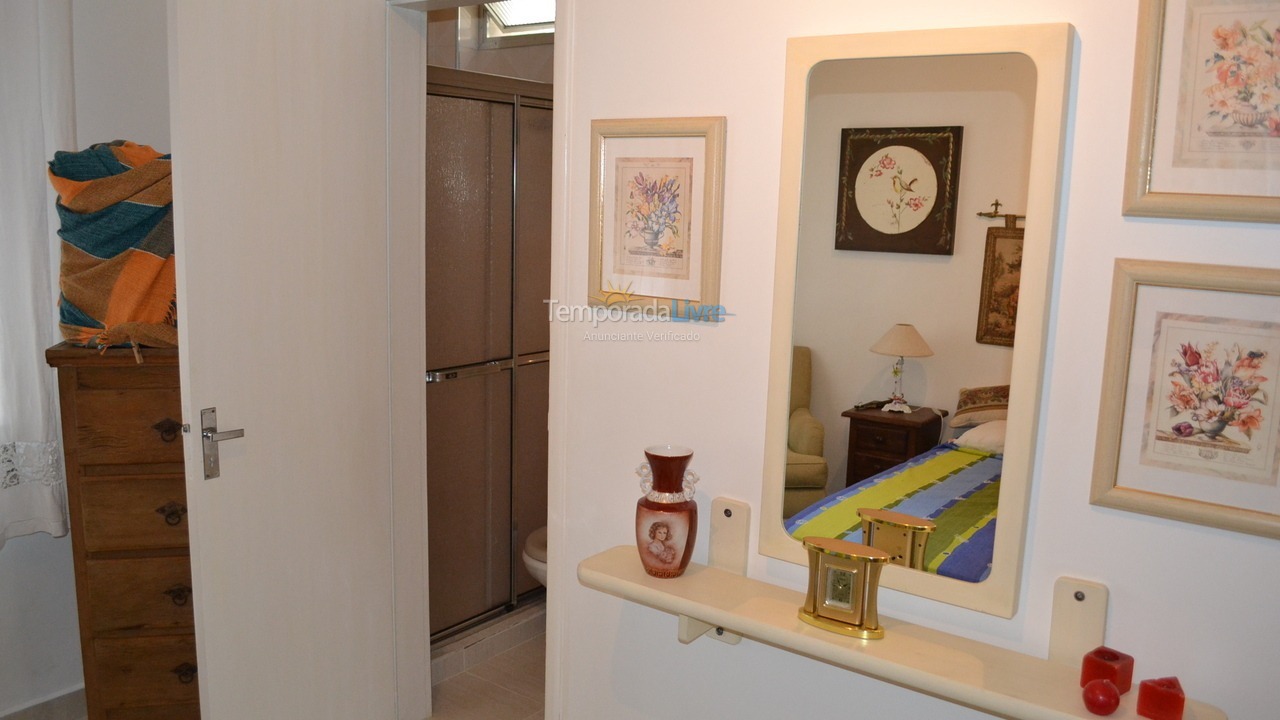 Apartamento para aluguel de temporada em Guarujá (Pitangueiras)