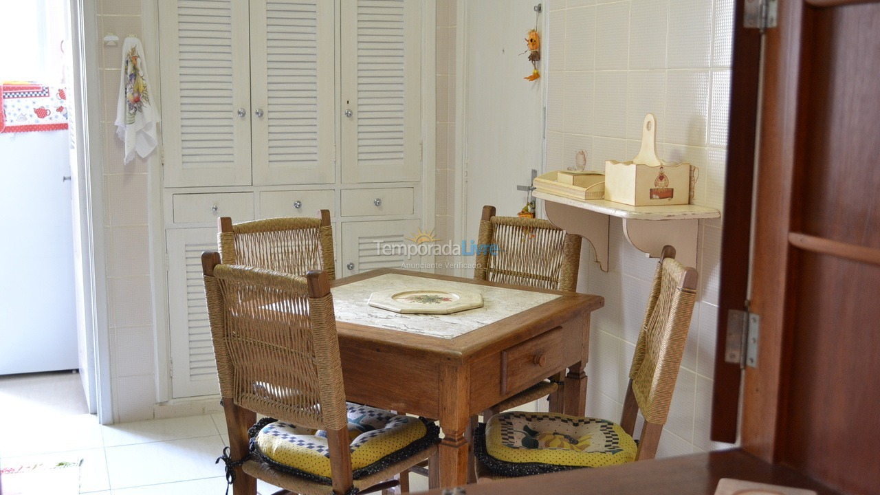 Apartamento para aluguel de temporada em Guarujá (Pitangueiras)