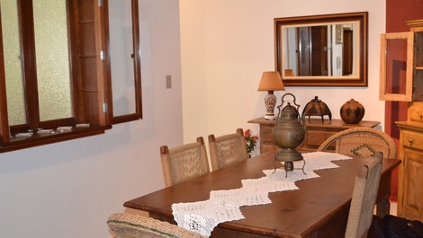 LINDO APARTAMENTO PÉ NA AREIA,PRAIA PITANGUEIRAS - GUARUJÁ