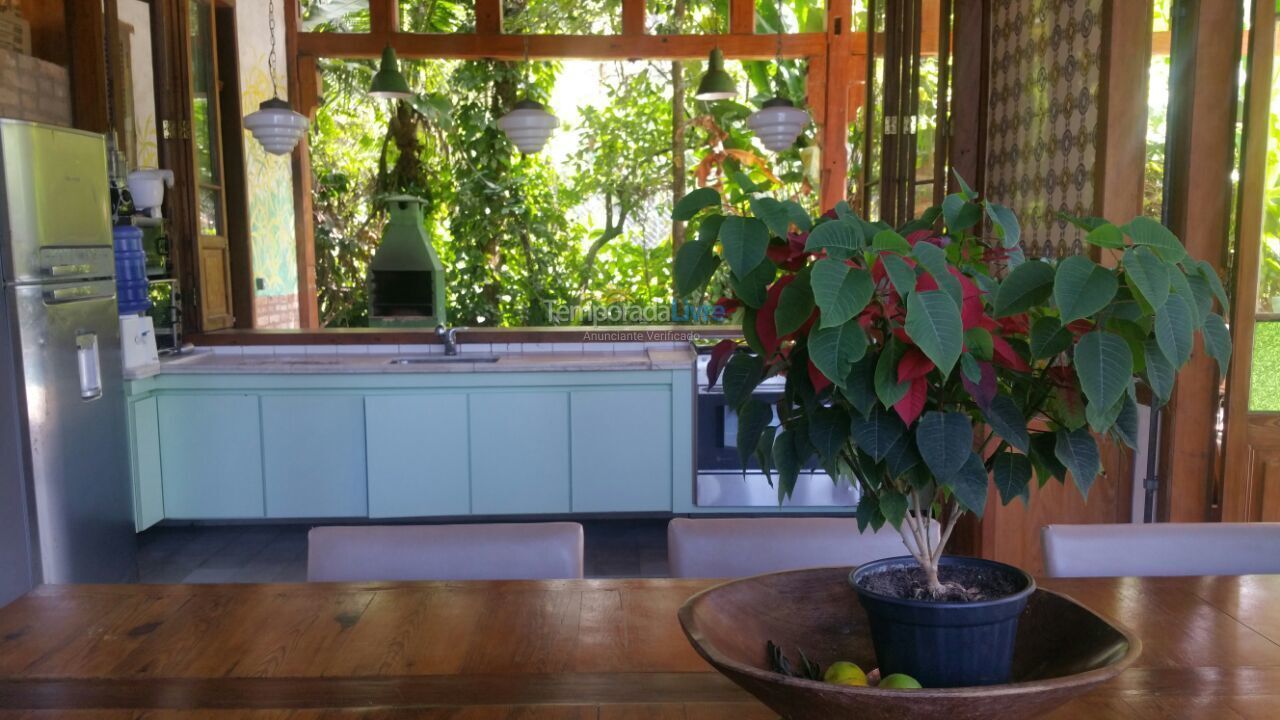 Casa para aluguel de temporada em Guarujá (Praia do Pernambuco)