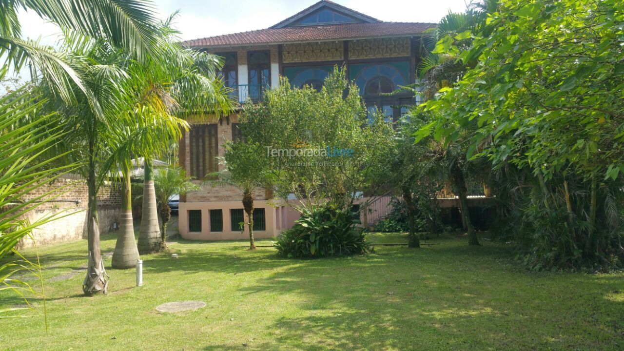 Casa para aluguel de temporada em Guarujá (Praia do Pernambuco)