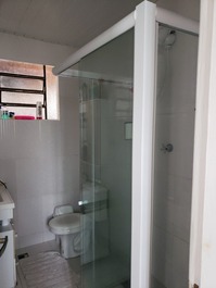 Casa con piscina, tobogán, aire acond en todas las habitaciones, wi-fi, sky