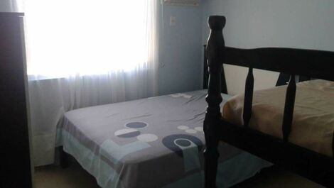 Quarto 2 com Ar Condic, cama box de casal  e Beliche