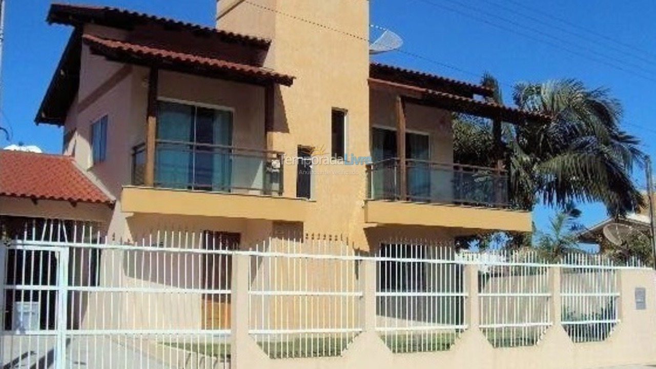 Casa para alquiler de vacaciones em Bombinhas (Praia de Bombas)