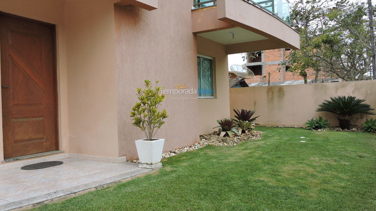 Casa para alquiler de vacaciones em Bombinhas (Praia de Bombas)