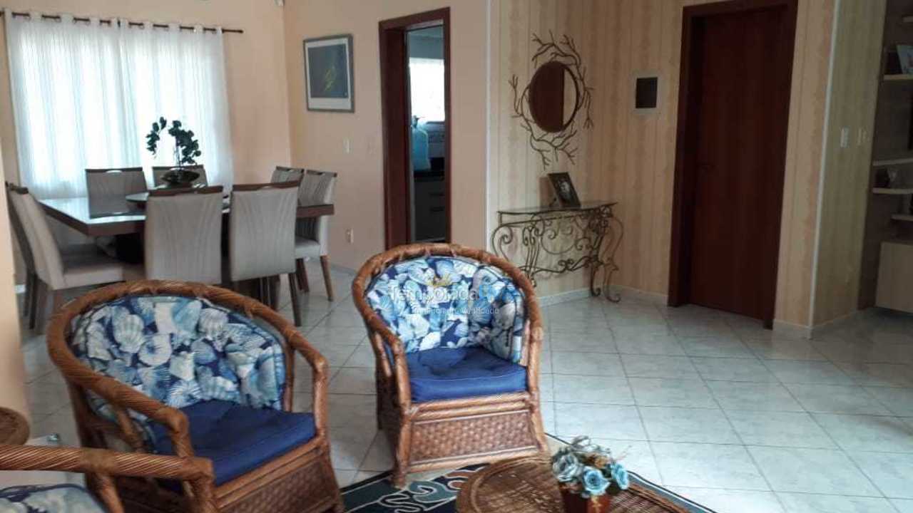 Casa para alquiler de vacaciones em Bombinhas (Praia de Bombas)