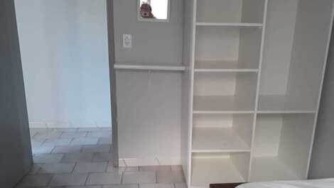 Roupeiros novos e areajados