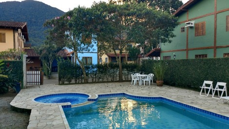 Piscina infantil e área rasa