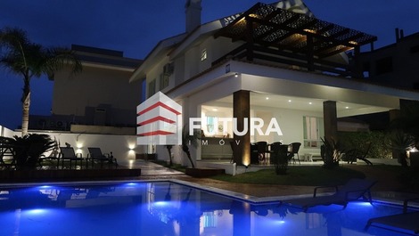 LC115F - CASA 5 DORMITÓRIOS COM PISCINA MARISCAL BOMBINHAS