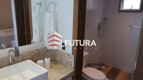 LC115F - CASA 5 DORMITÓRIOS COM PISCINA MARISCAL BOMBINHAS