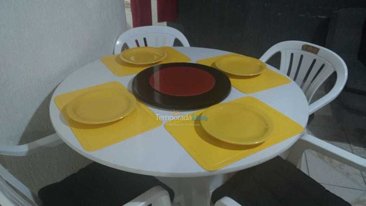 Apartamento para aluguel de temporada em Praia Grande (Vila Tupi)