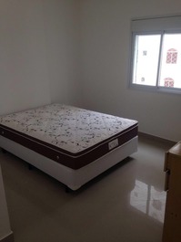 Apartamento Guaruja Pitangueiras con barbacoa - edificio con piscina