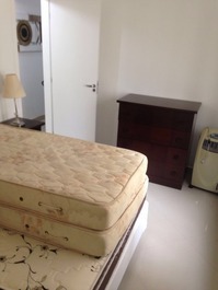 Apartamento Guaruja Pitangueiras con barbacoa - edificio con piscina