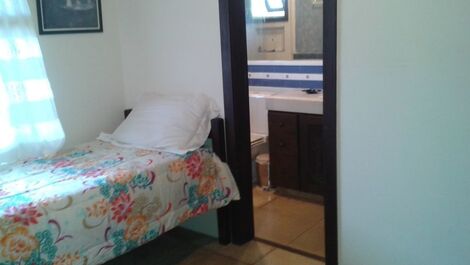 Condominium right on the sand cozy house 4 suites Praia de Manguinhos