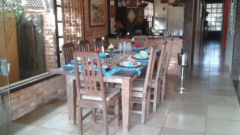 Condominium right on the sand cozy house 4 suites Praia de Manguinhos