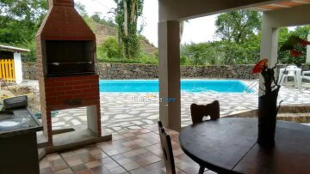 Casa para aluguel de temporada em Ubatuba (Enseada)