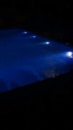 Piscina iluminada 