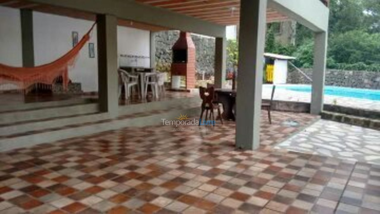 Casa para aluguel de temporada em Ubatuba (Enseada)
