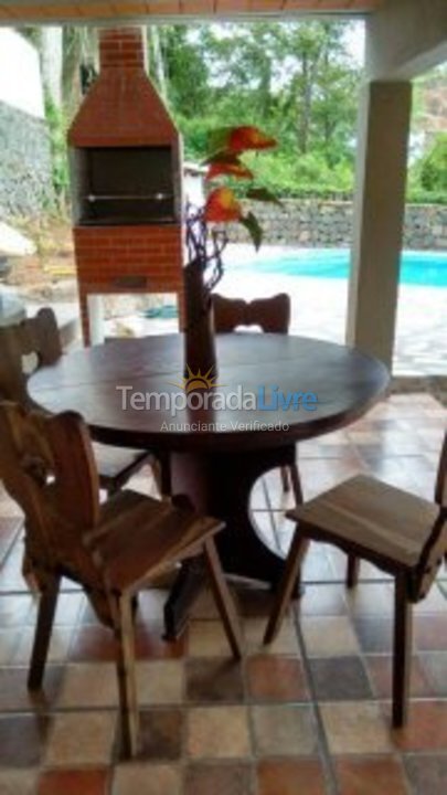 Casa para aluguel de temporada em Ubatuba (Enseada)