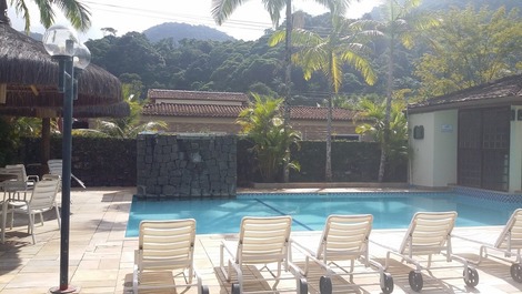 Condomínio RESIDENCIAL Via Marina - Chalé na Praia da Enseada