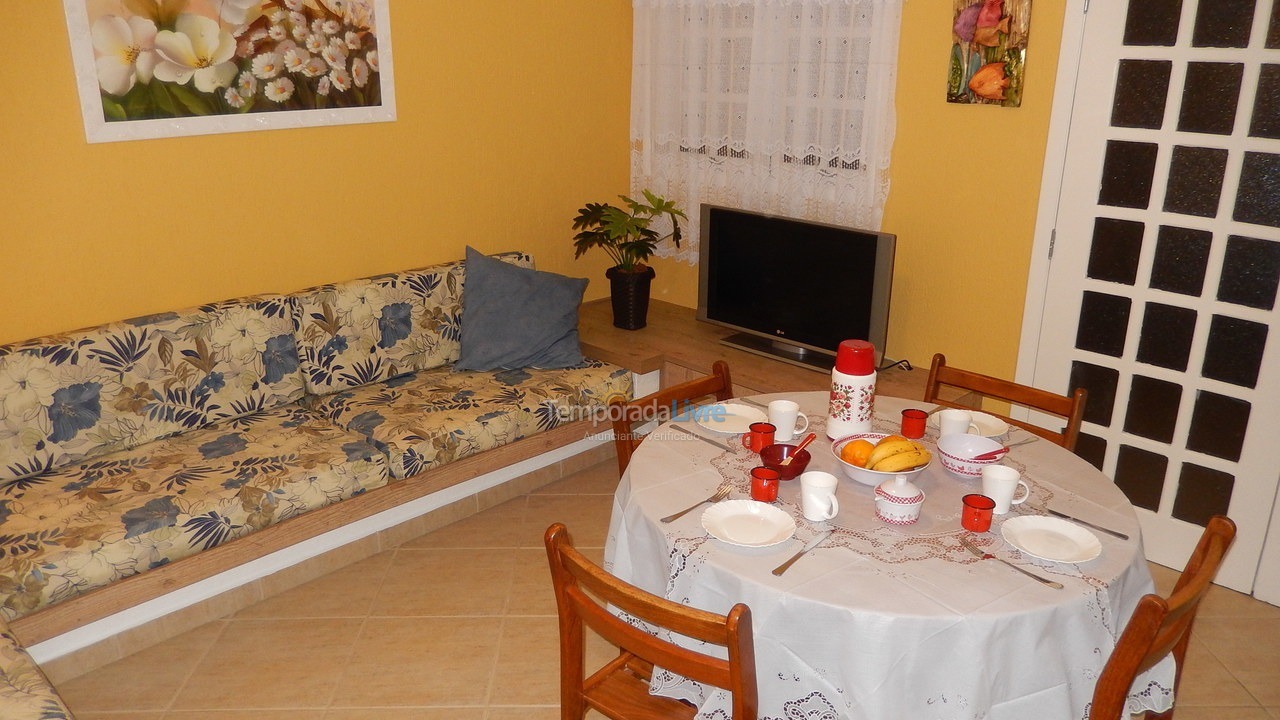 Apartamento para aluguel de temporada em Ubatuba (Enseada)